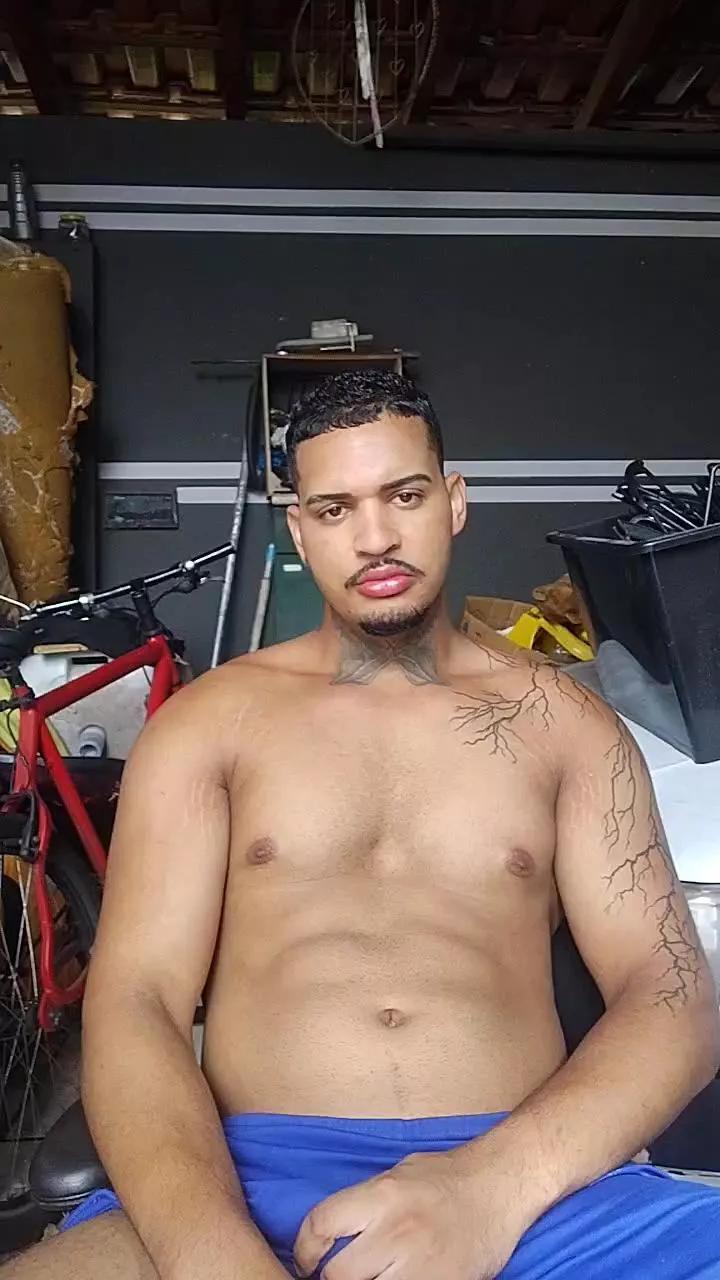 Walinh_o on Cam4 