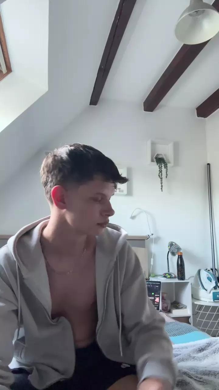 wantedboy3 on Cam4 