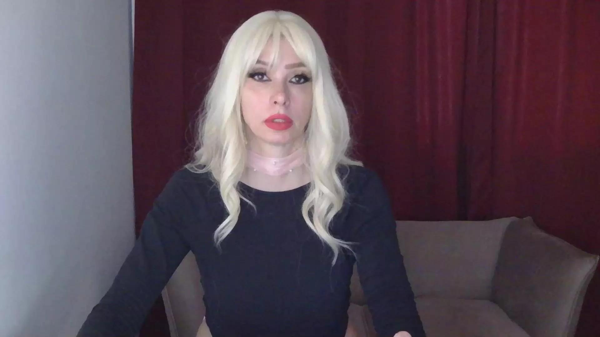 Whitequeen88 on Cam4 