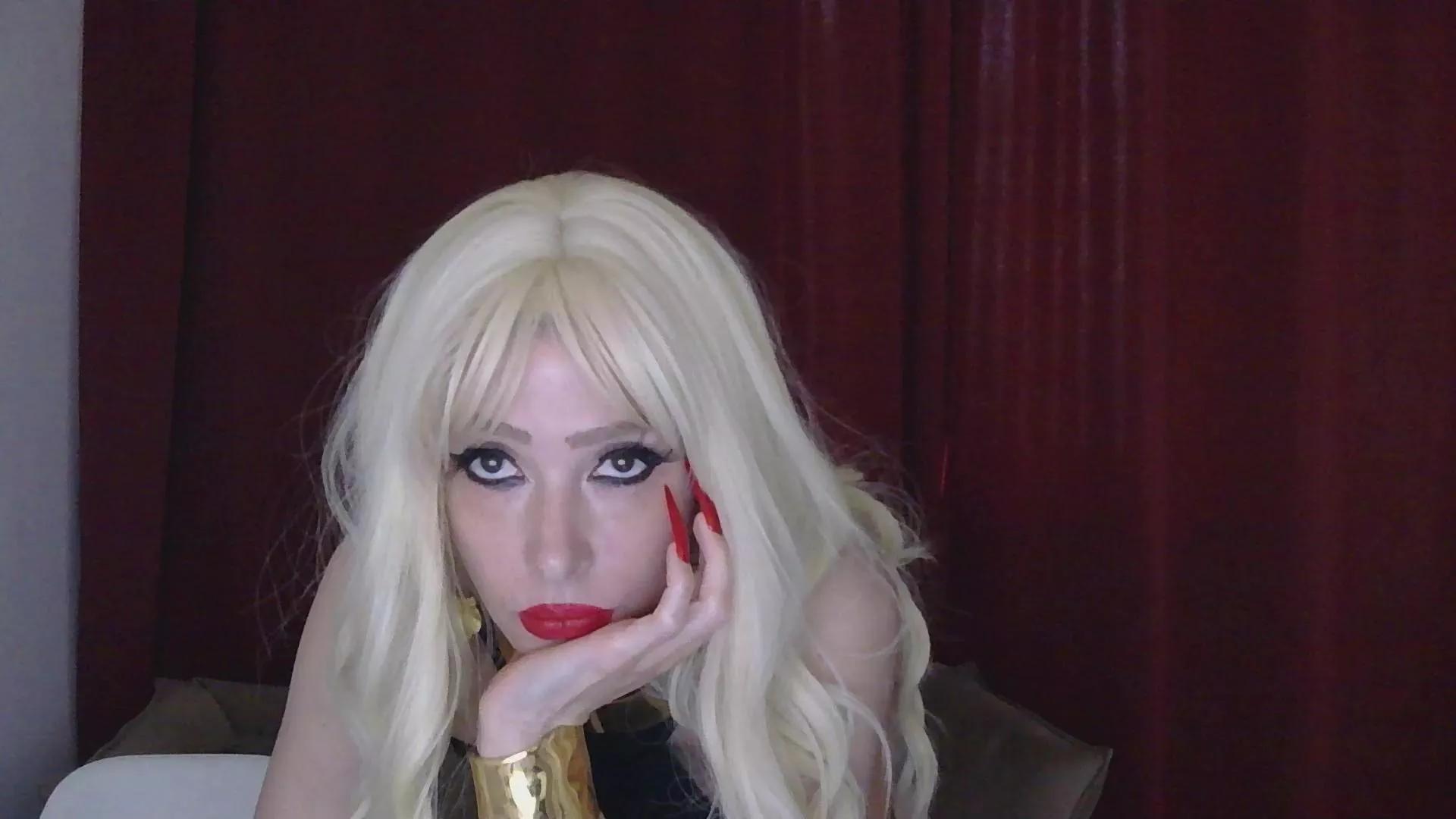 Whitequeen88 on Cam4 