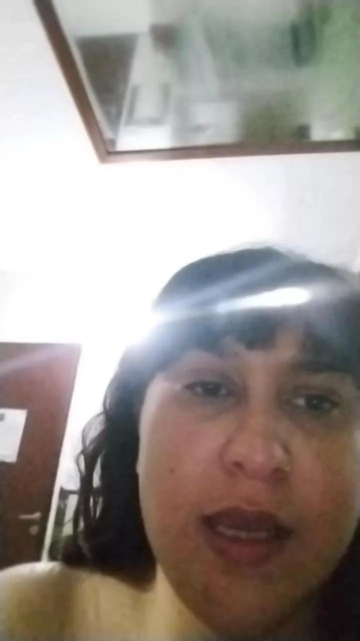 WineBee on Cam4 