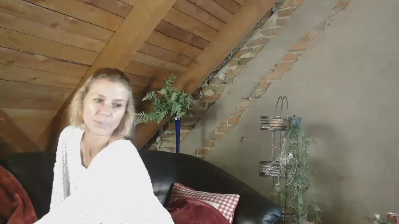 xcYola on Cam4 