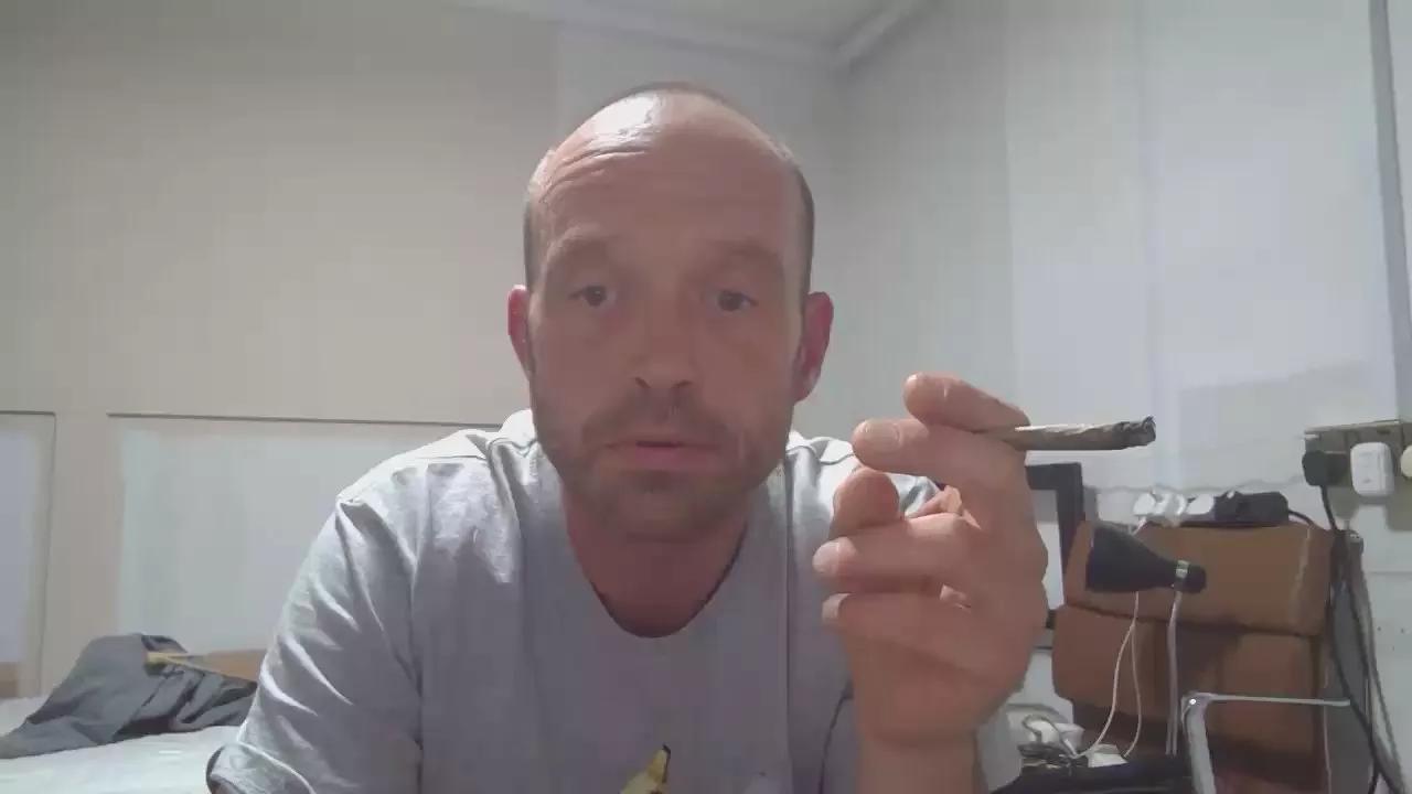 xxxx19810 on Cam4