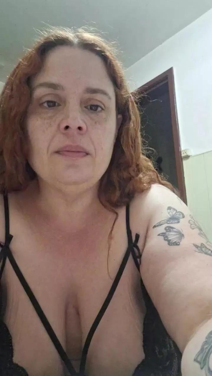 Yaya2065 on Cam4 