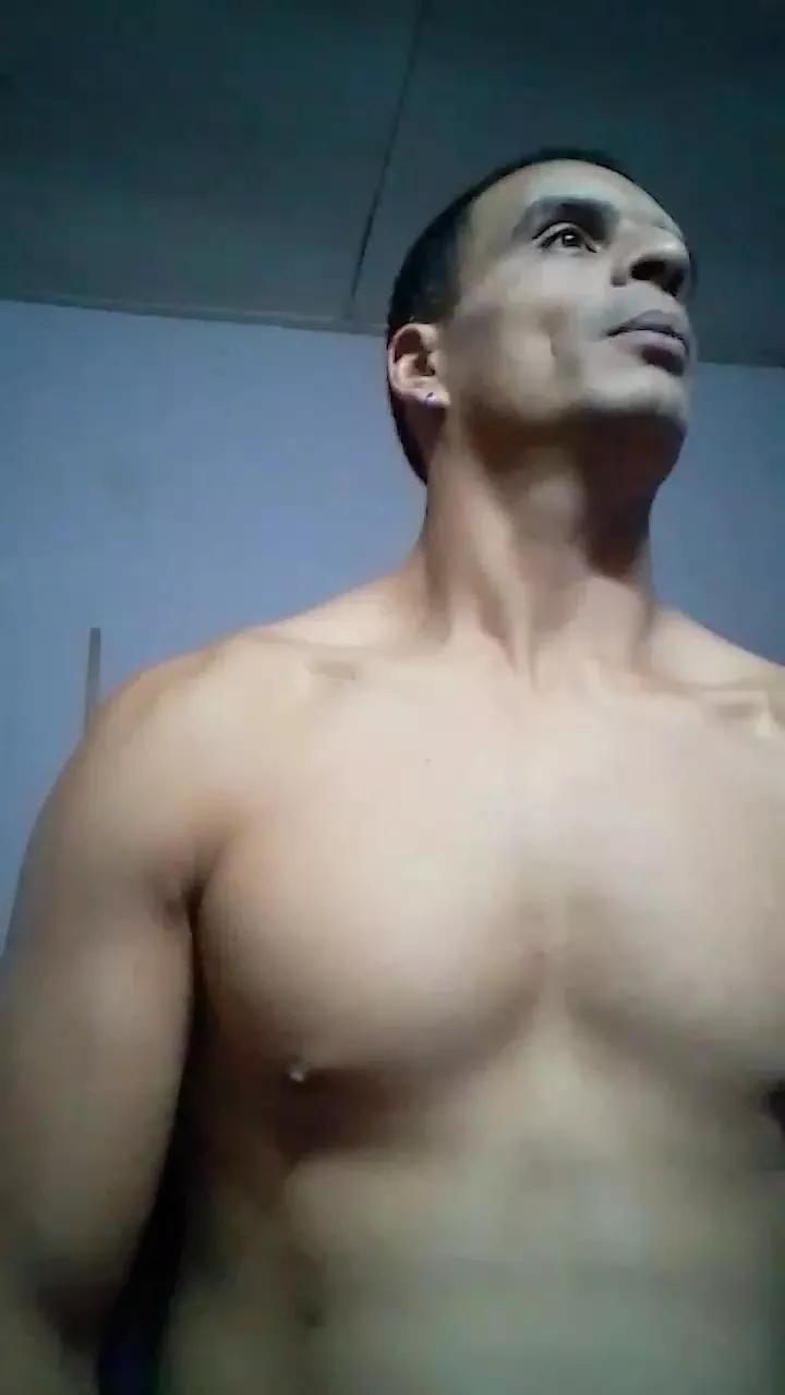 Yoemma01 on Cam4 