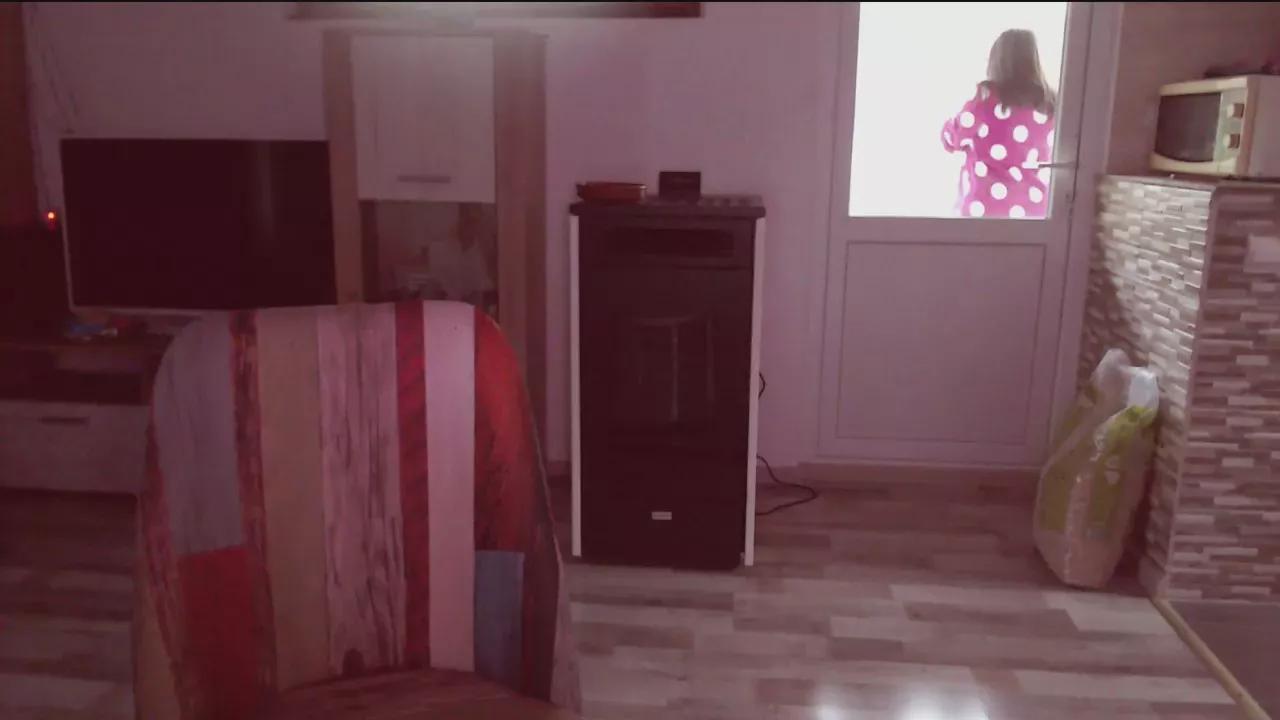 Yoli_Morena on Cam4 