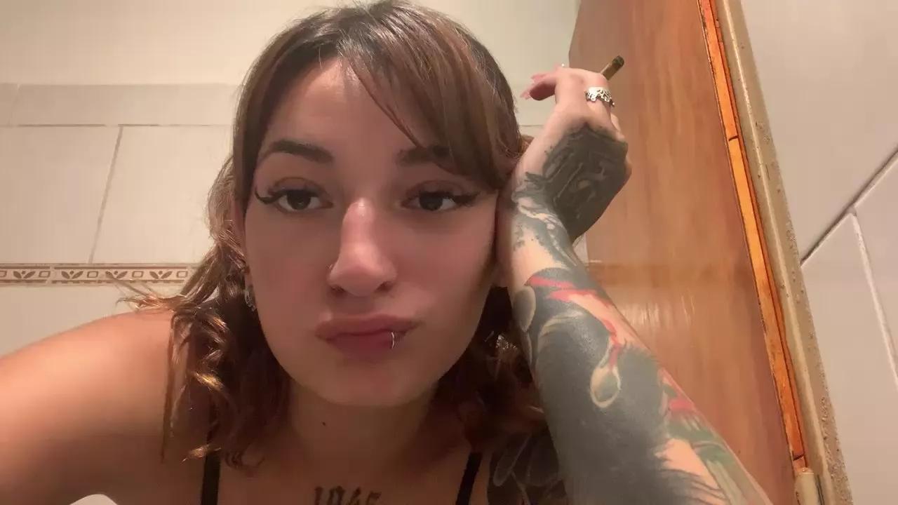 yourbabyyy on Cam4 