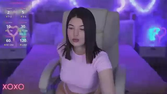 Offline YourLolaBunny on Cam4