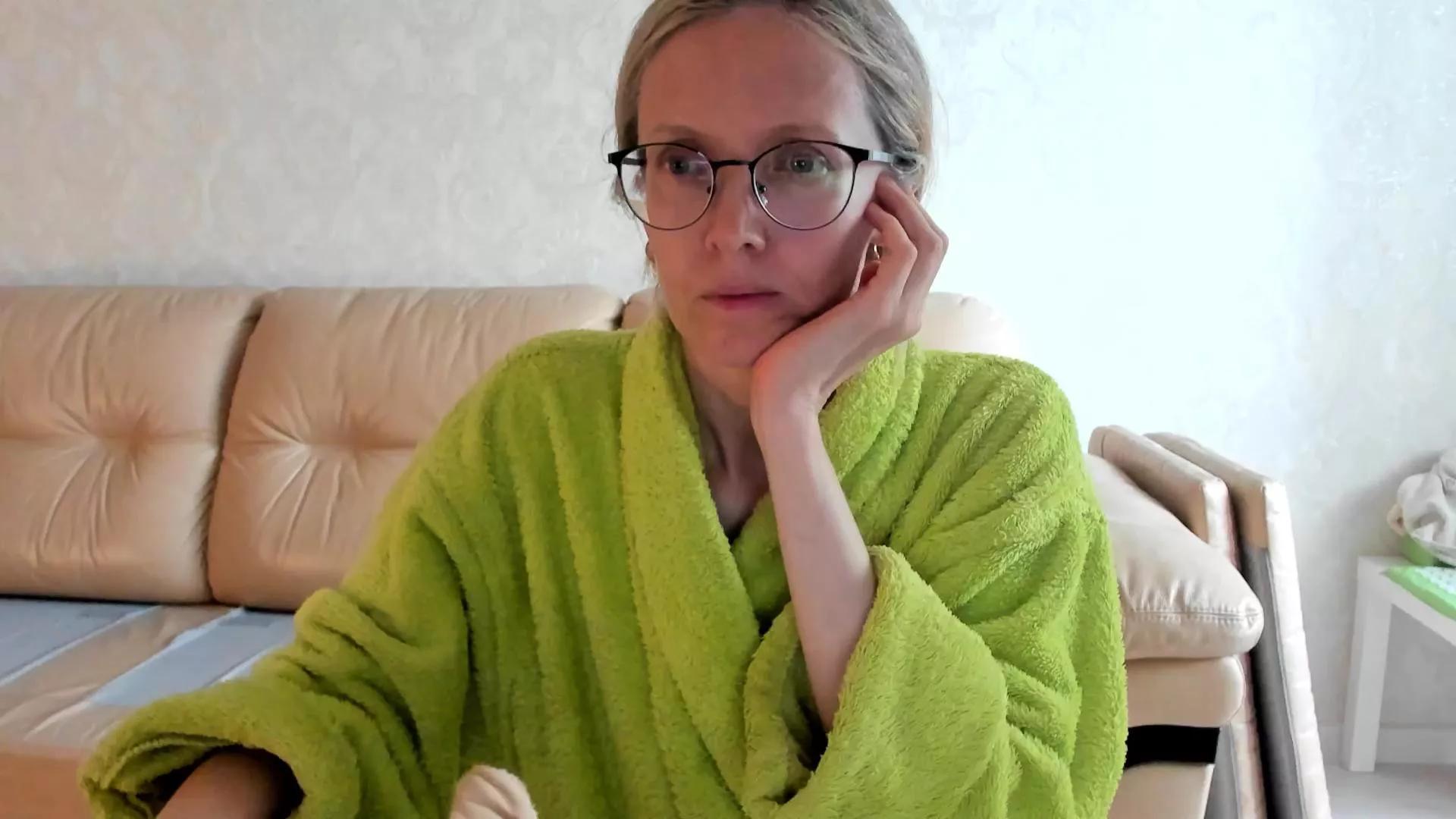 YourMolly on Cam4 