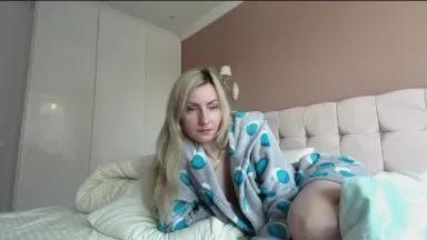 Offline Yourrealgirl on Cam4