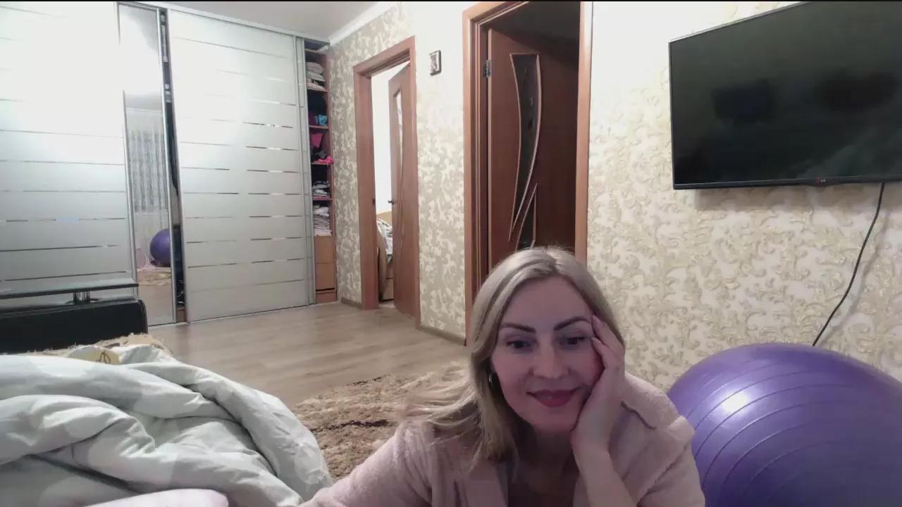 Offline Yourrealgirl on Cam4