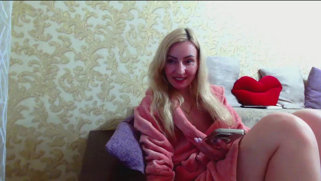 Offline Yourrealgirl on Cam4