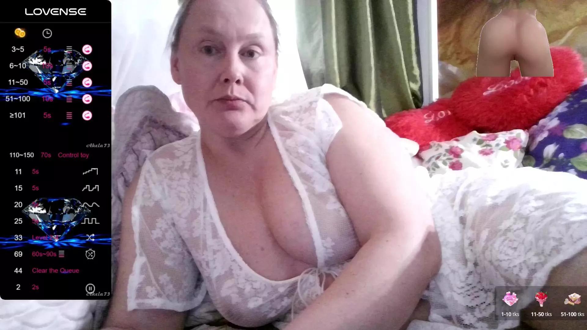 Yoursexkroshka on Cam4 