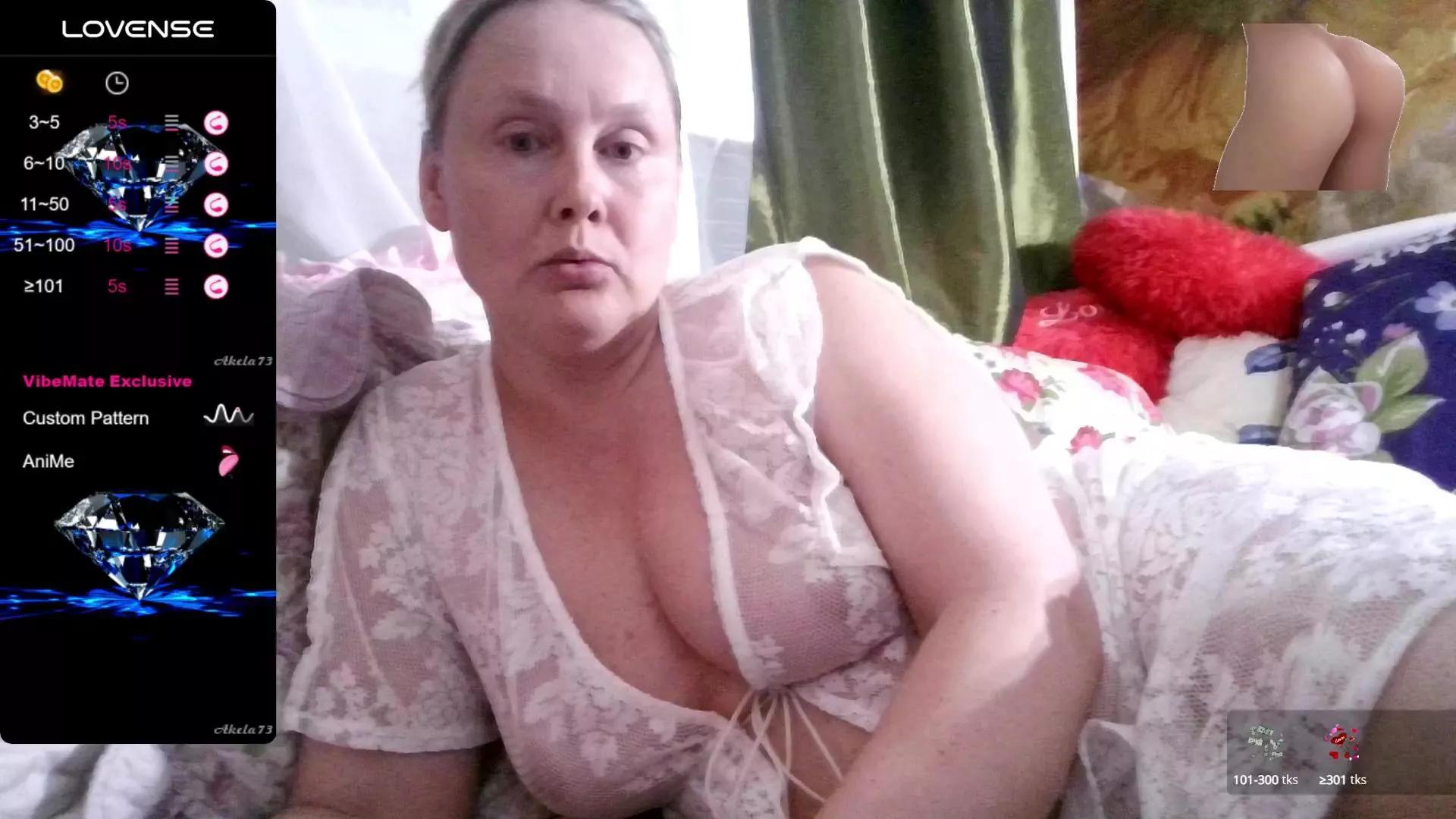 Yoursexkroshka on Cam4 