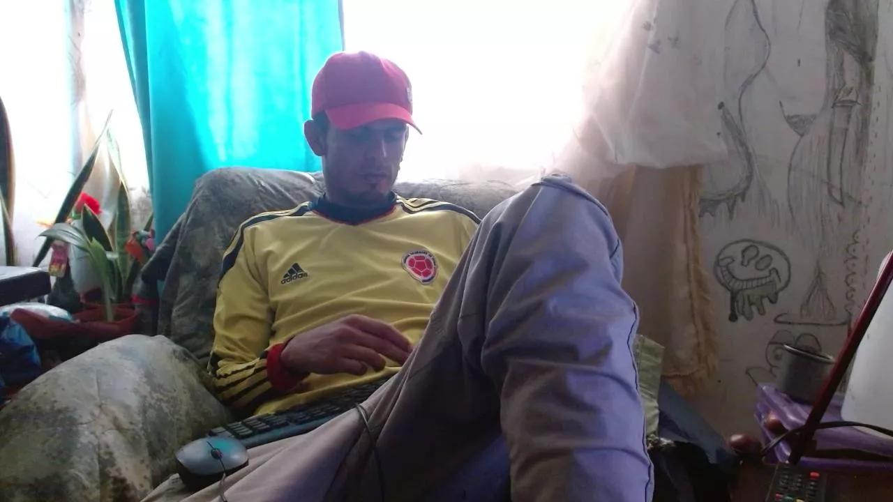 yourskinnyboy on Cam4 