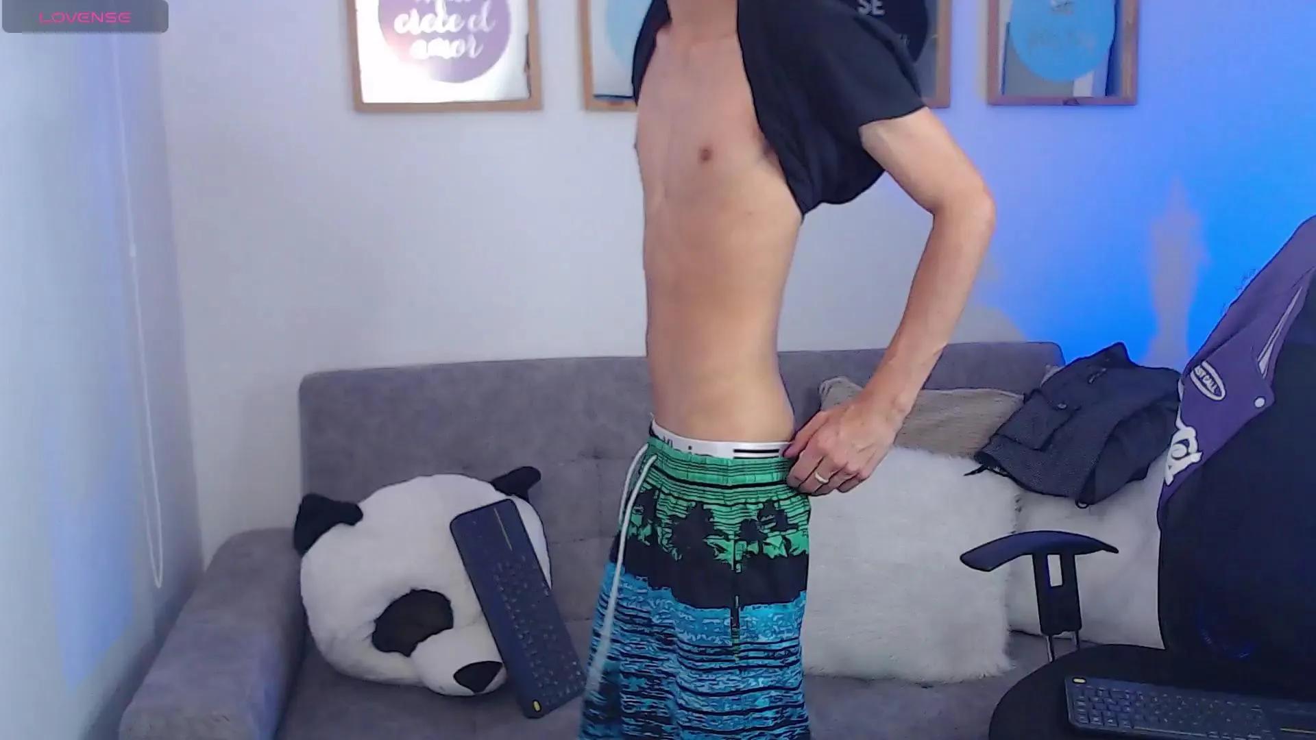 Watch cute stripper Yulian_vasquez yulian_vasquez from Cam4