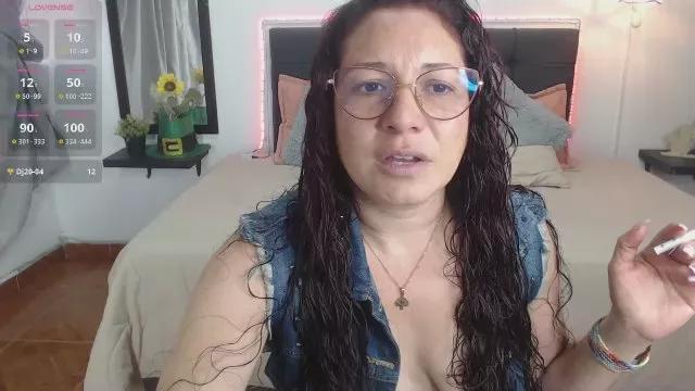 Zamy_xx on Cam4 