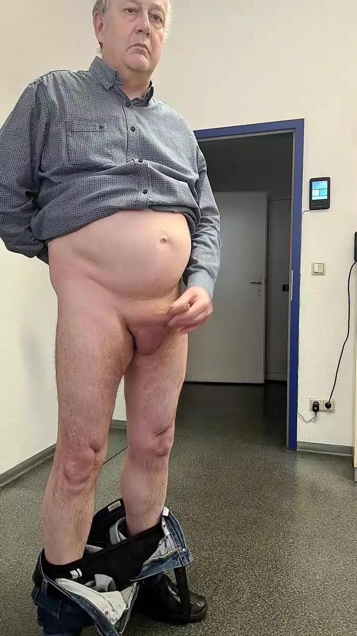 Zeigegeil2024 on Cam4 