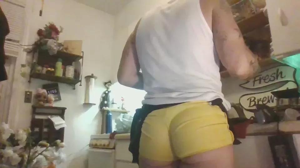 Zombieloser22 on Cam4 