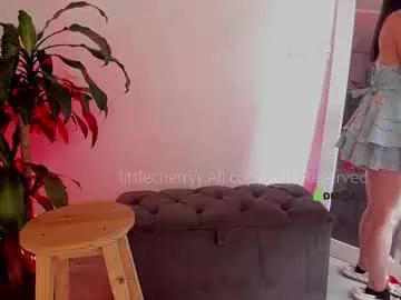 Freechat _littlecherryy_ on Chaturbate