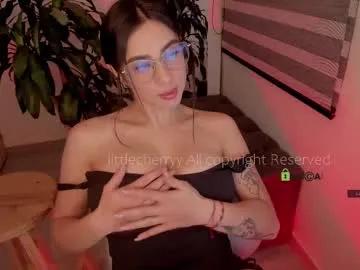 Freechat _littlecherryy_ on Chaturbate