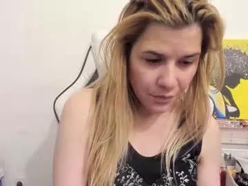 Freechat artsyandcraftsy_ on Chaturbate