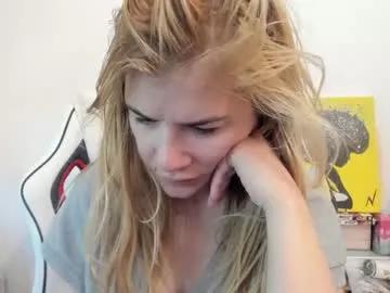 Freechat artsyandcraftsy_ on Chaturbate