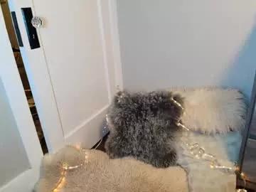 Away bambidear420 on Chaturbate