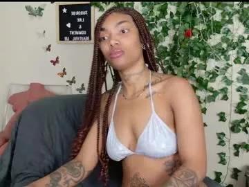 Freechat butterflybootyy on Chaturbate
