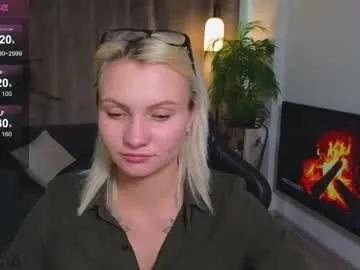 Discover sexy slut Cameron_loving cameron_loving from Chaturbate