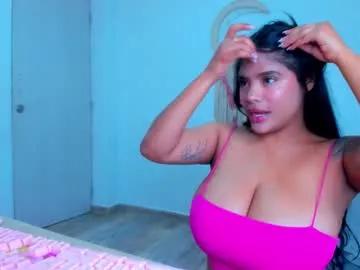 Freechat carolinalovehot on Chaturbate