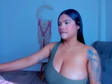 Freechat carolinalovehot on Chaturbate