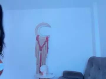 Freechat carolinalovehot on Chaturbate