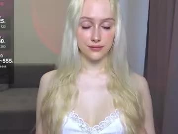 Freechat caseylabow on Chaturbate