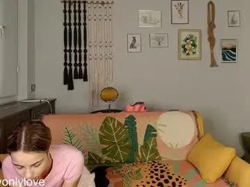 Masturbate to naked slut Daddyonlyloveme daddyonlyloveme from Chaturbate