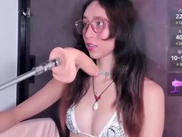Freechat doll_bella_ on Chaturbate