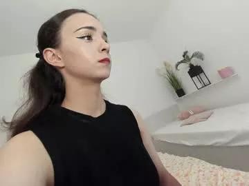 Freechat ehotlovea on Chaturbate