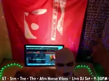 Freechat frenchkissdjfk on Chaturbate