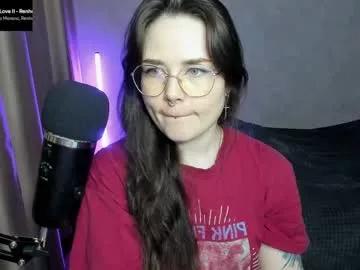 Freechat hell_hotline on Chaturbate