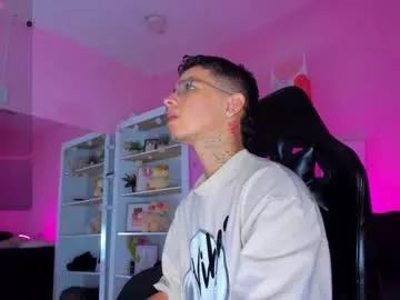 Freechat ian_castillo_ on Chaturbate