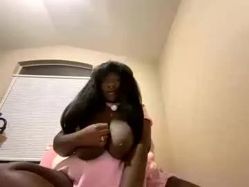 Freechat innocentfreaklola on Chaturbate