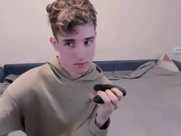 Freechat james_mil on Chaturbate