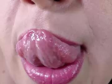 Freechat kerly_doll on Chaturbate