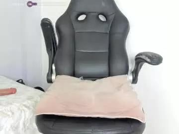 Freechat kristakinnky on Chaturbate