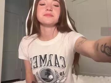 Freechat lolariv on Chaturbate