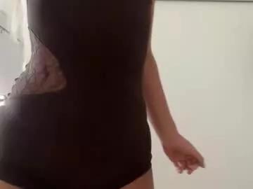 Freechat luvlivvyy on Chaturbate