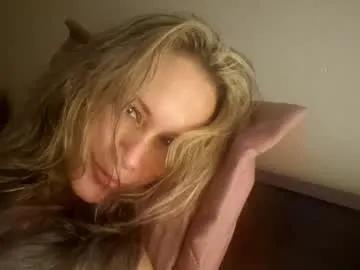 Masturbate to Miasiren, she wants to masturbate for you miasiren from Chaturbate