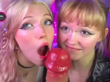 Freechat nikkisilk on Chaturbate