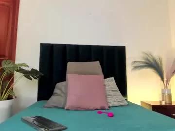 Freechat ninacavallli on Chaturbate