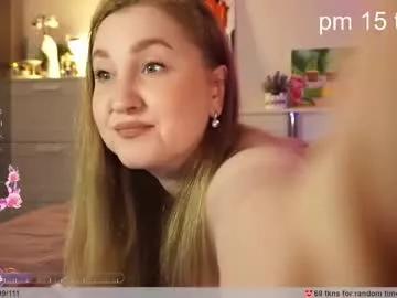 Freechat ollydoll on Chaturbate